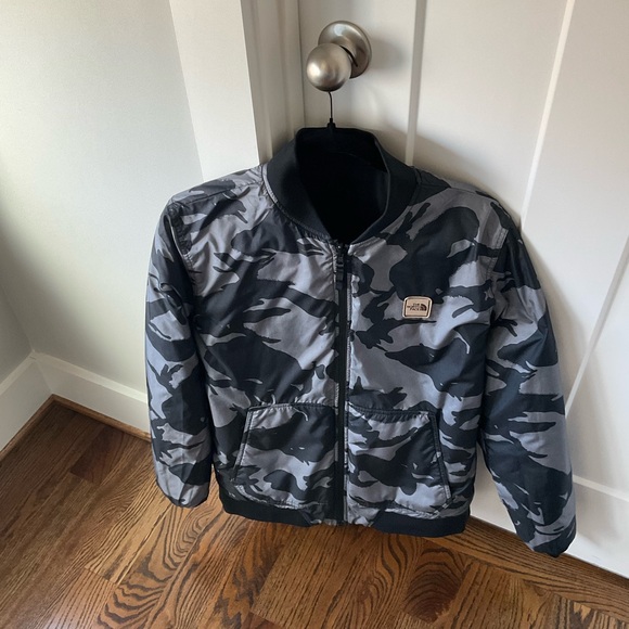 The North Face Men's Black Quilted Jacket. Reversible. - Picture 4 of 7